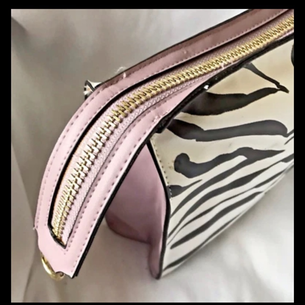 Trish McEvoy Large Travel Makeup Bag Zebra Print Vegan Leather - Picture 4 of 10